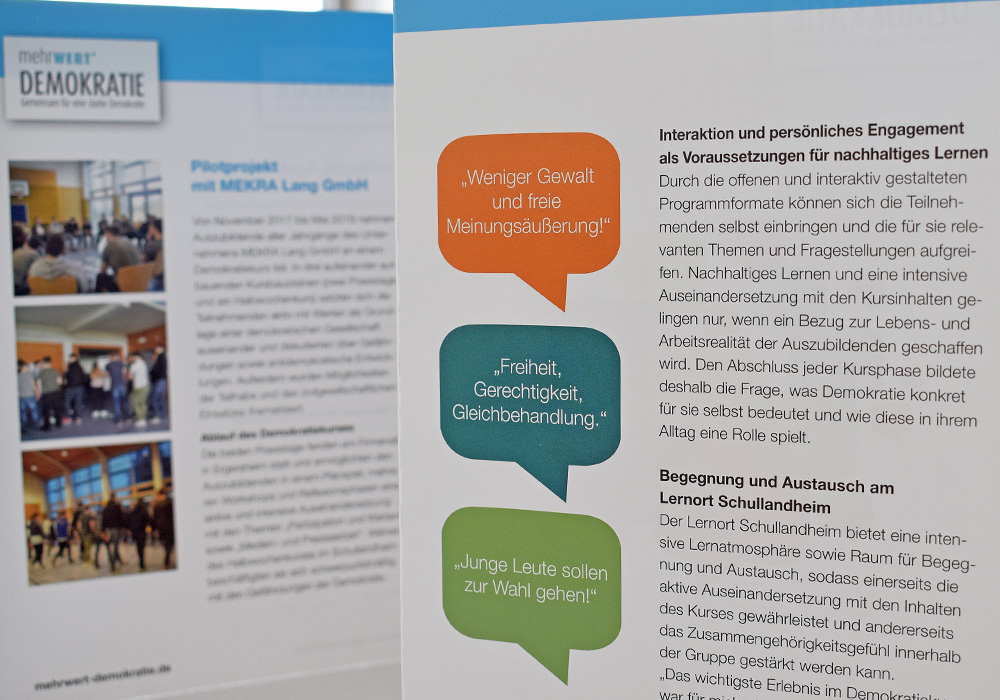 mehrWERT_Demokratie_Flyer2